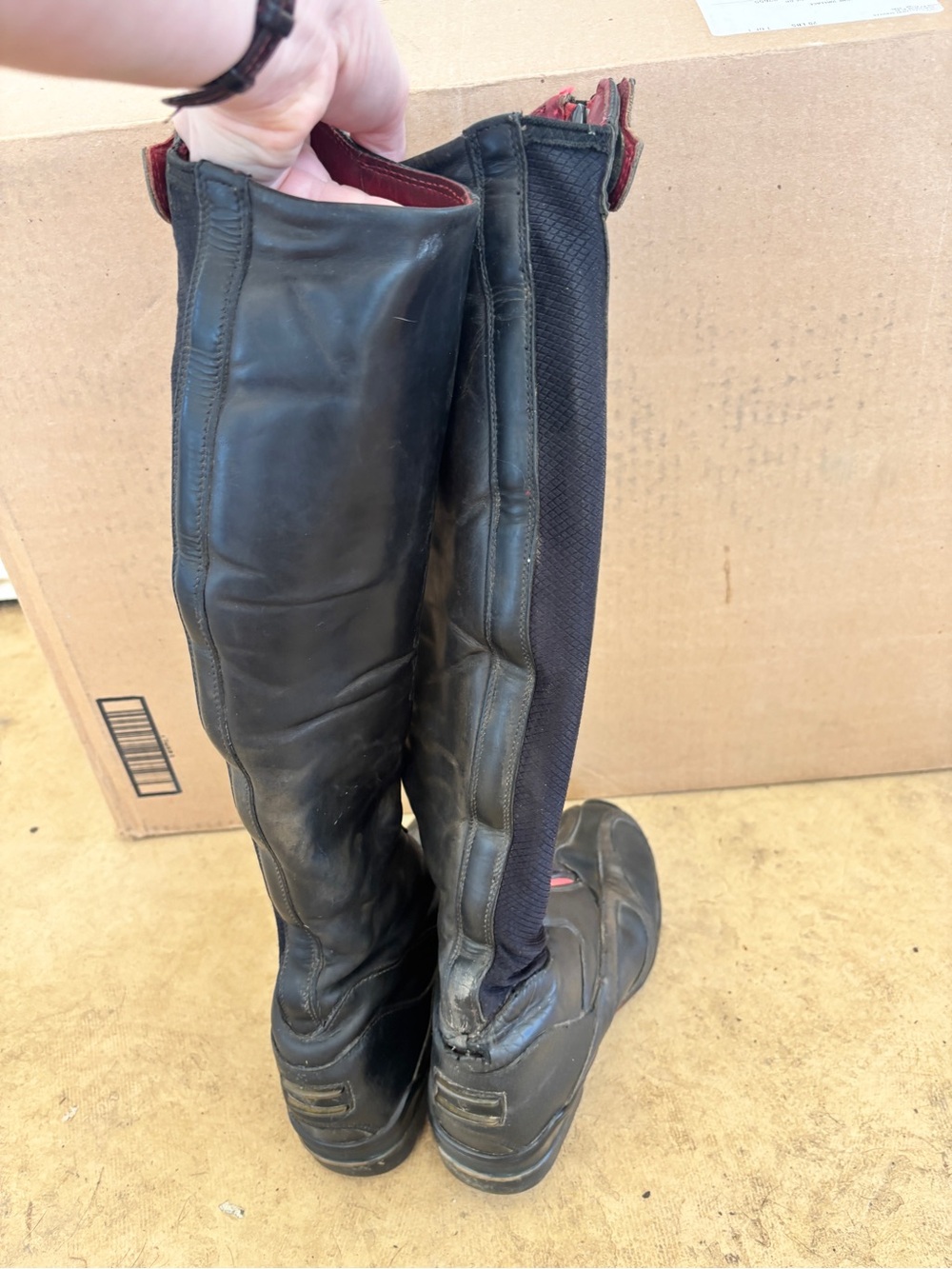 Ariat Volant Tall Riding Boots, Size 7.5 Med/Slim - Picture 4 of 7